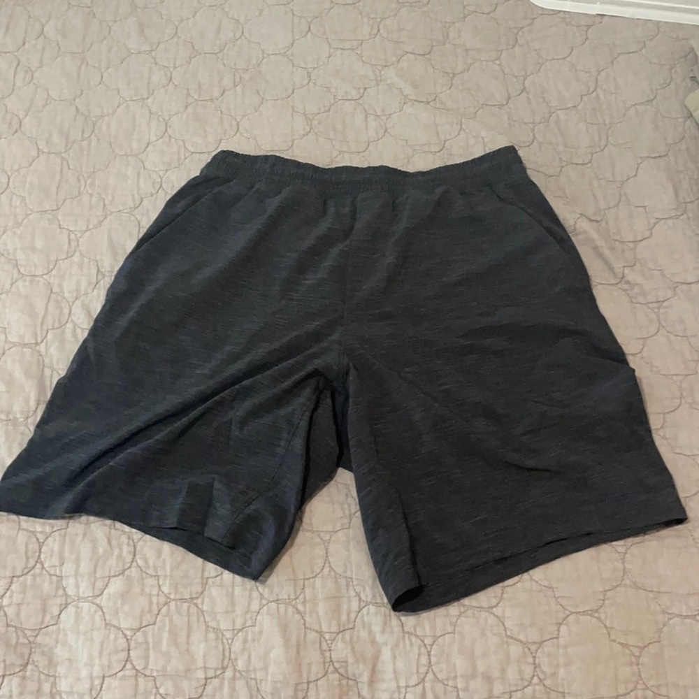 Men’s Black Lululemon Pace Breaker Short 9"
